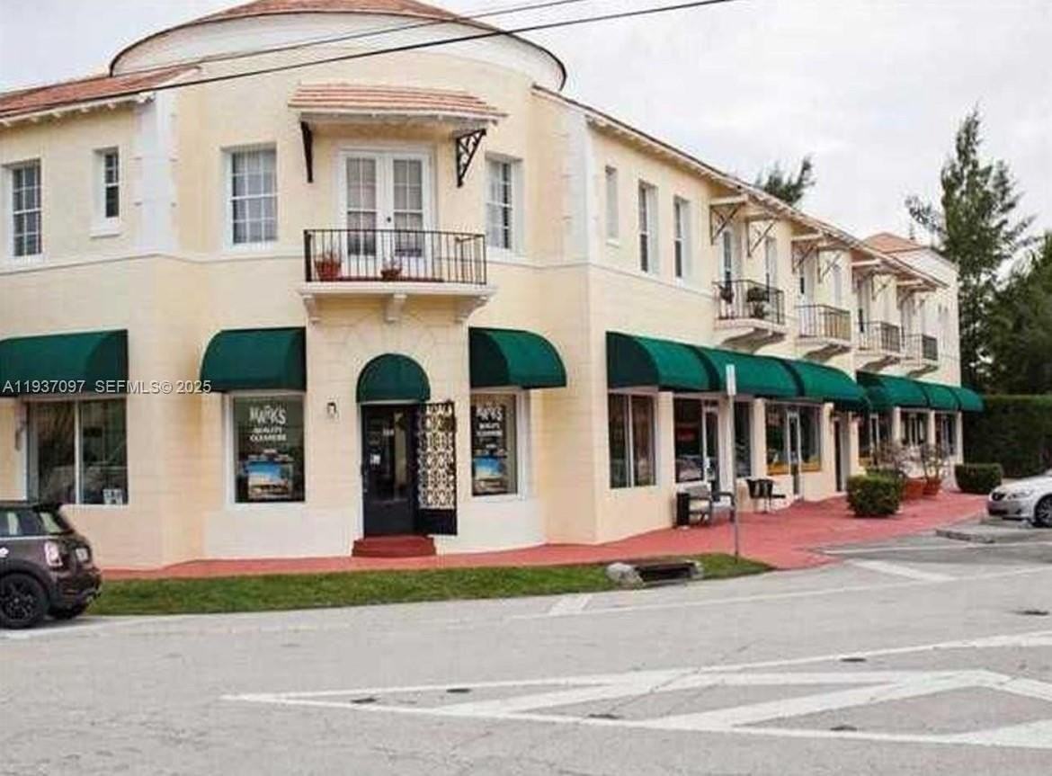 700 W 51st St #5 - Photo 2 of 8