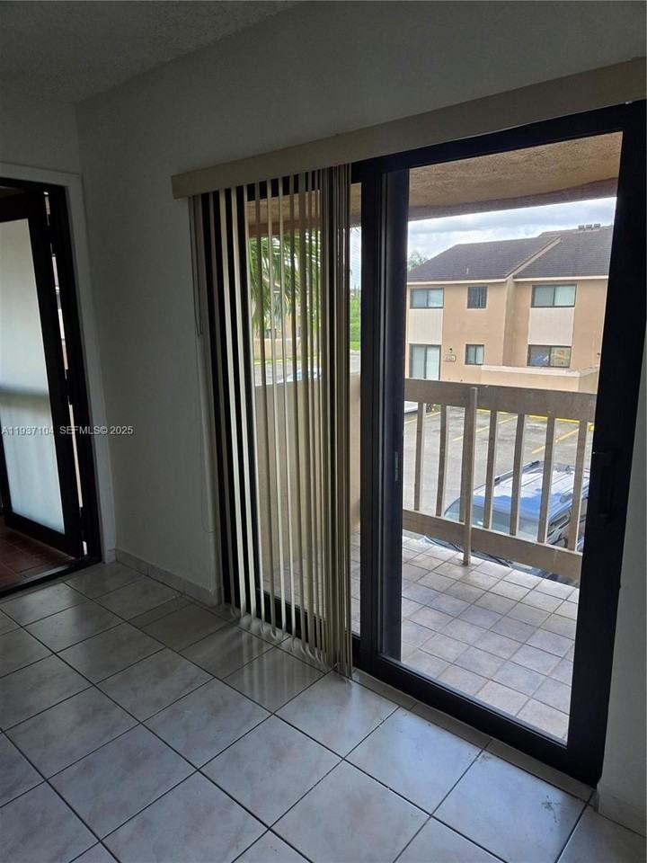 15401 Sw 80th St #202-7 - Photo 3 of 6