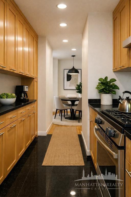 145 4th Ave #4GH - Photo 2 of 5