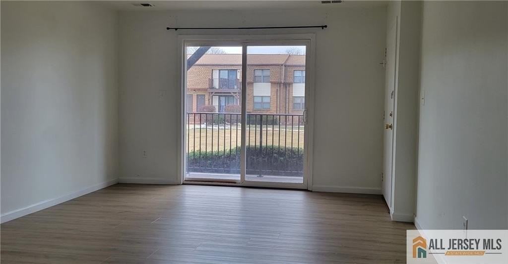 503 N Oaks Blvd - Photo 4 of 8