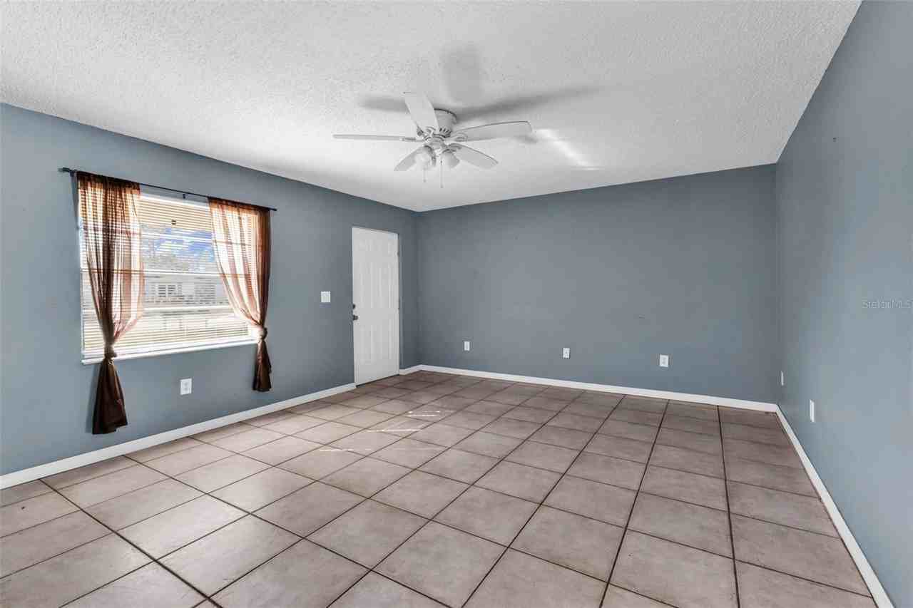 284 Lomond Dr #B - Photo 4 of 20