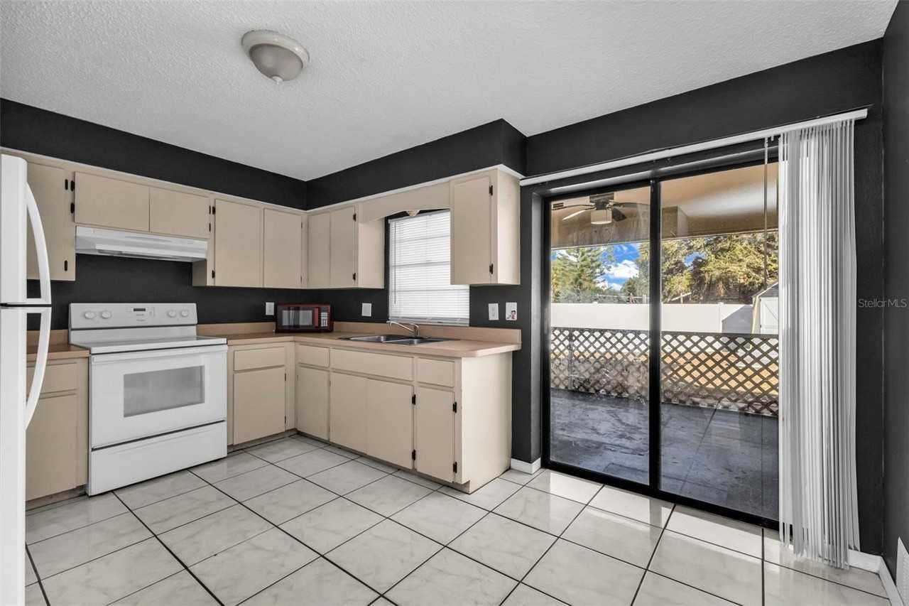 284 Lomond Dr #B - Photo 7 of 20