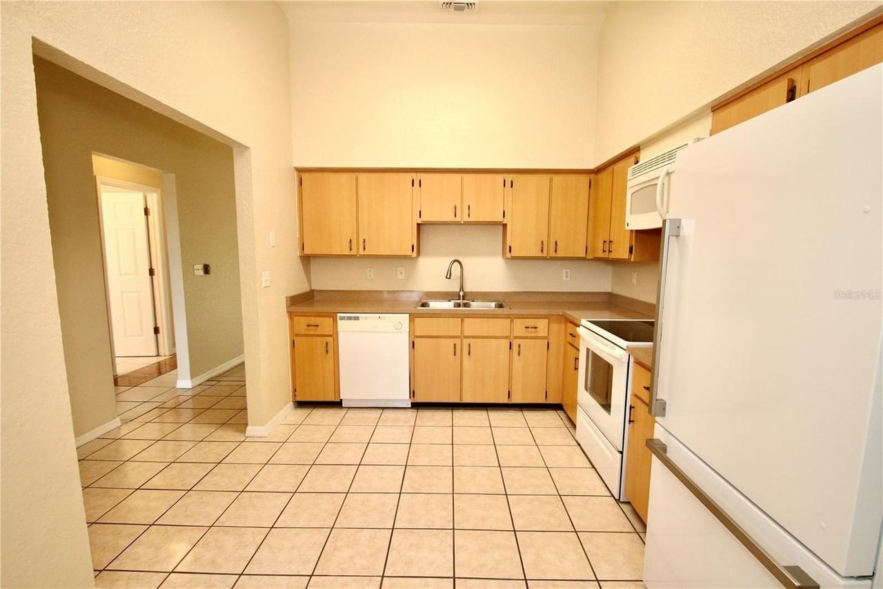 240 Boca Ciega Rd - Photo 6 of 26