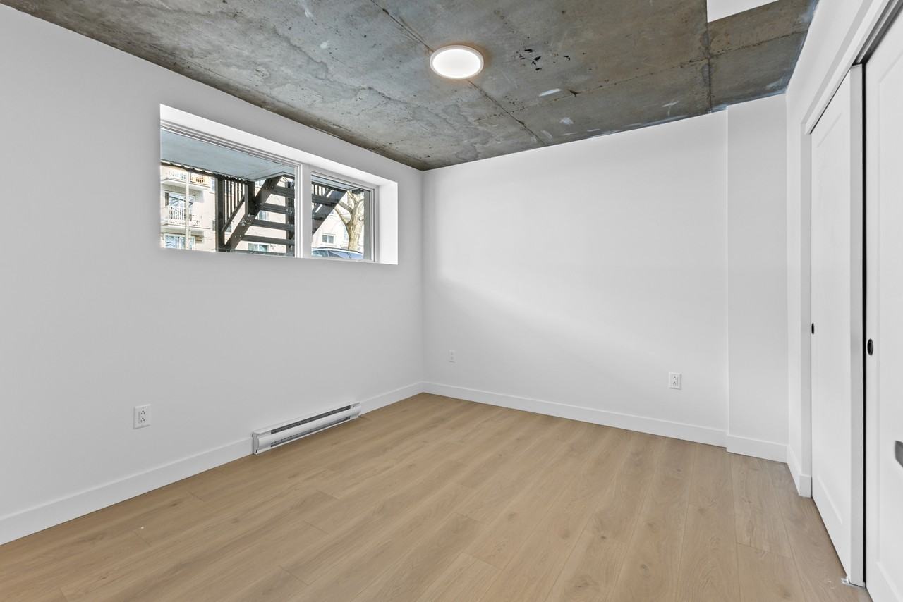 5775 Maisonneuve Boulevard West #109 - Photo 5 of 10