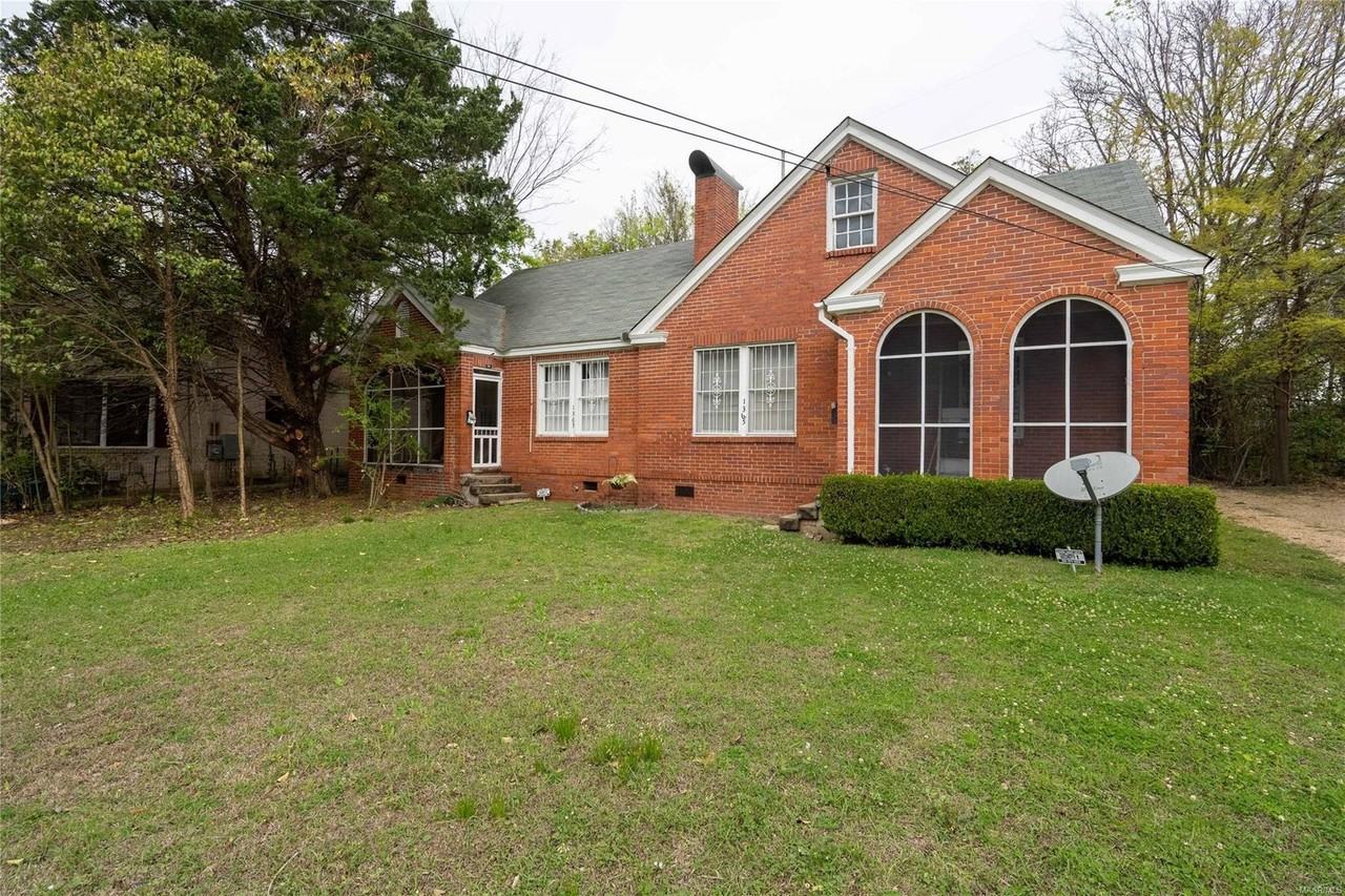 1363 Felder Ave - Photo 3 of 15