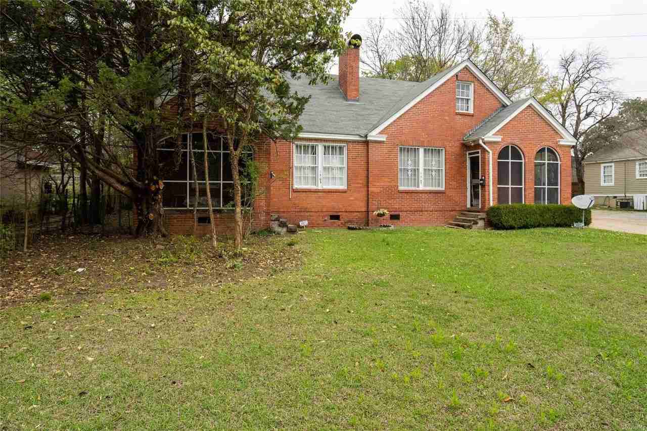 1363 Felder Ave - Photo 4 of 15