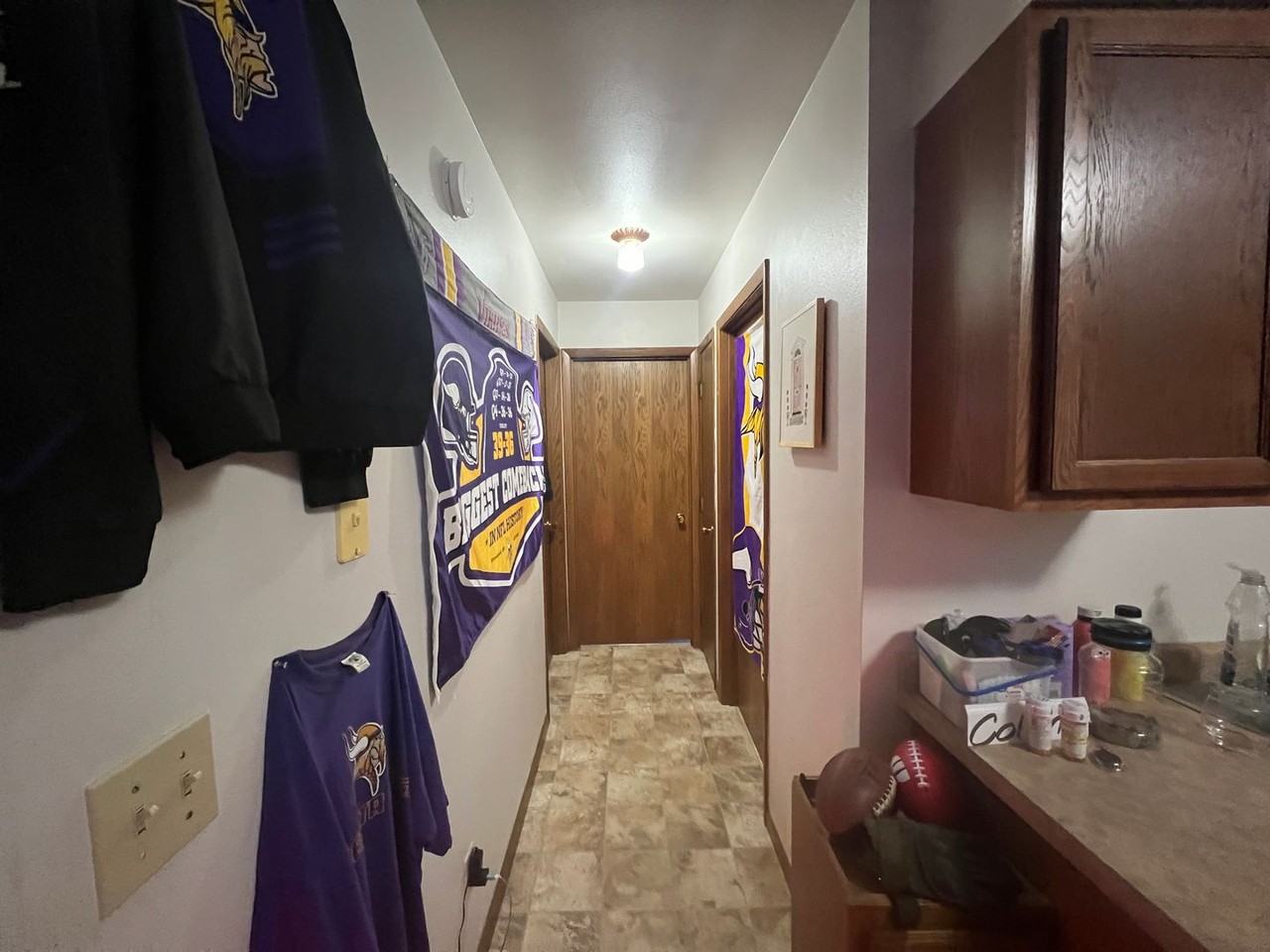 915 Genrich St - Photo 3 of 8