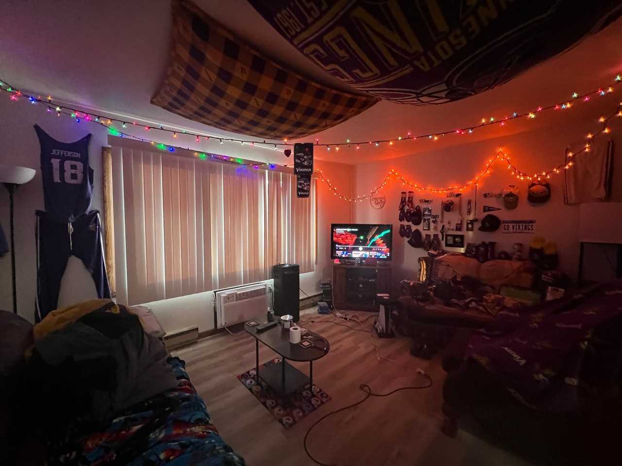 915 Genrich St - Photo 4 of 8