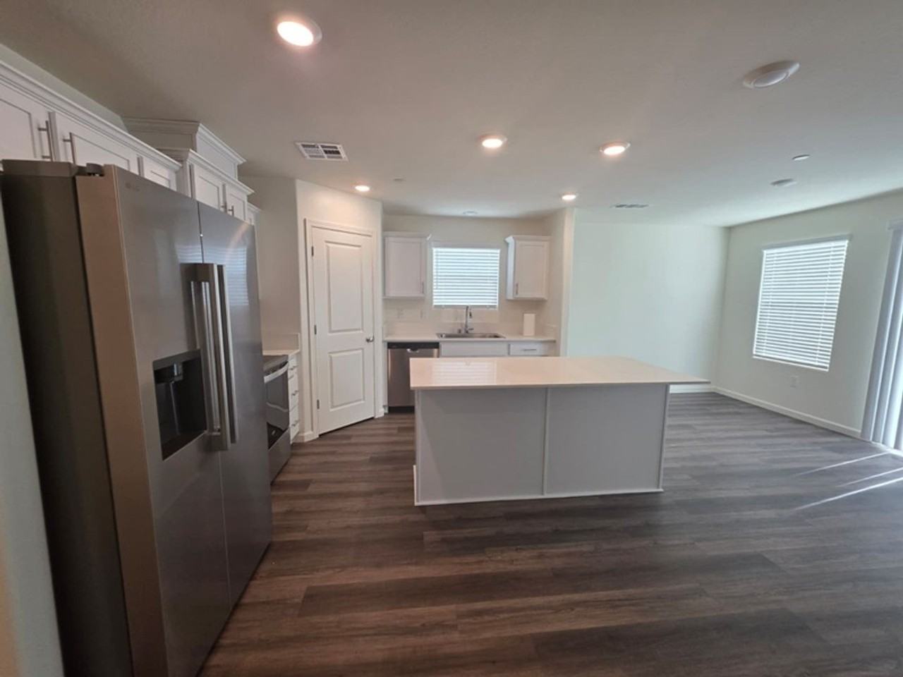 8801 Scintilla Ave - Photo 2 of 7