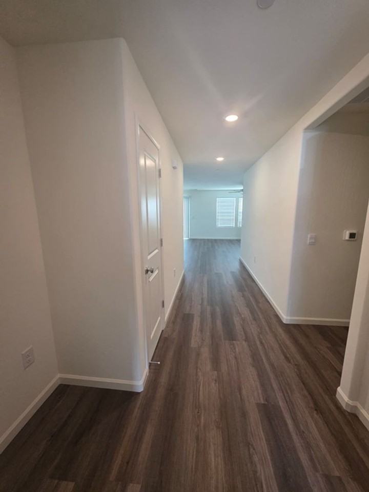 8801 Scintilla Ave - Photo 4 of 7