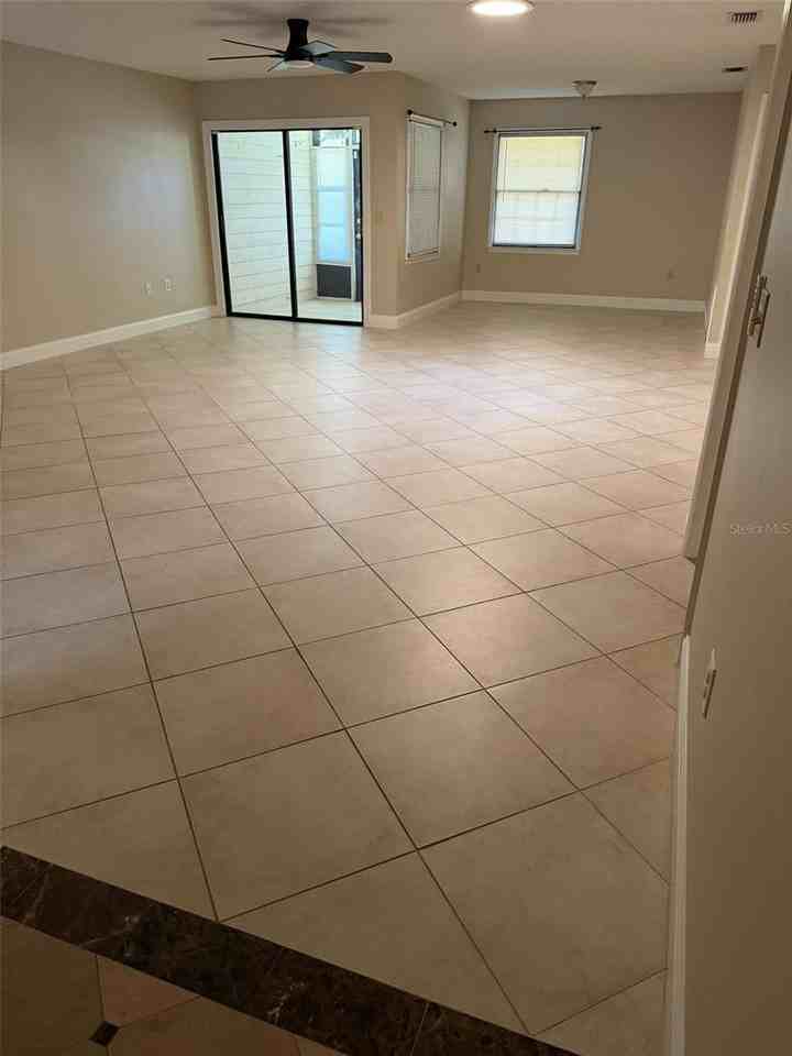 1120 Monroe Ave - Photo 5 of 27