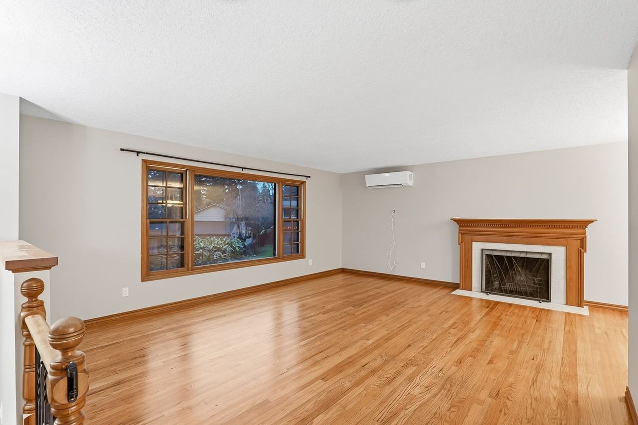 1421 Laburnum Way - Photo 2 of 21