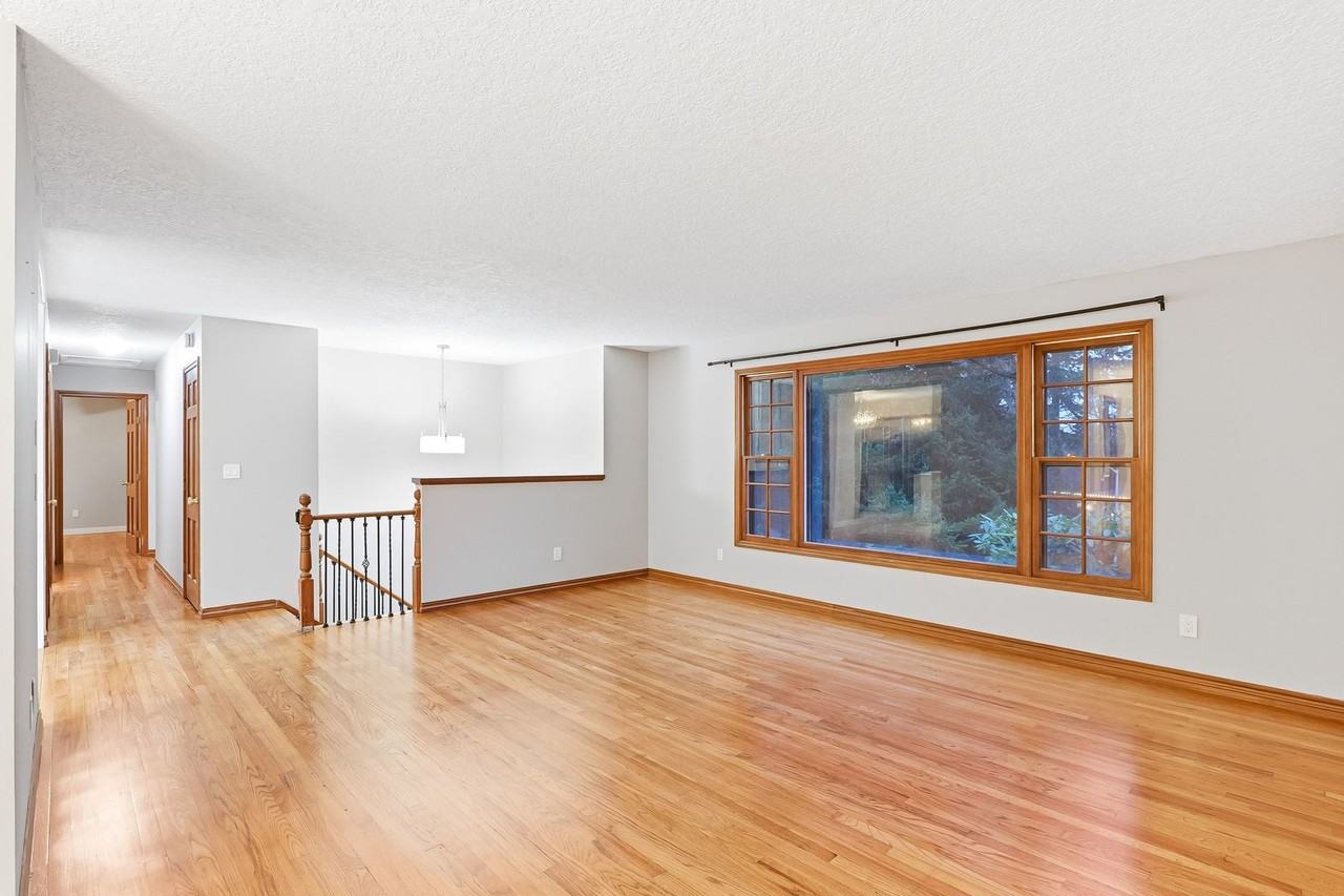 1421 Laburnum Way - Photo 3 of 21