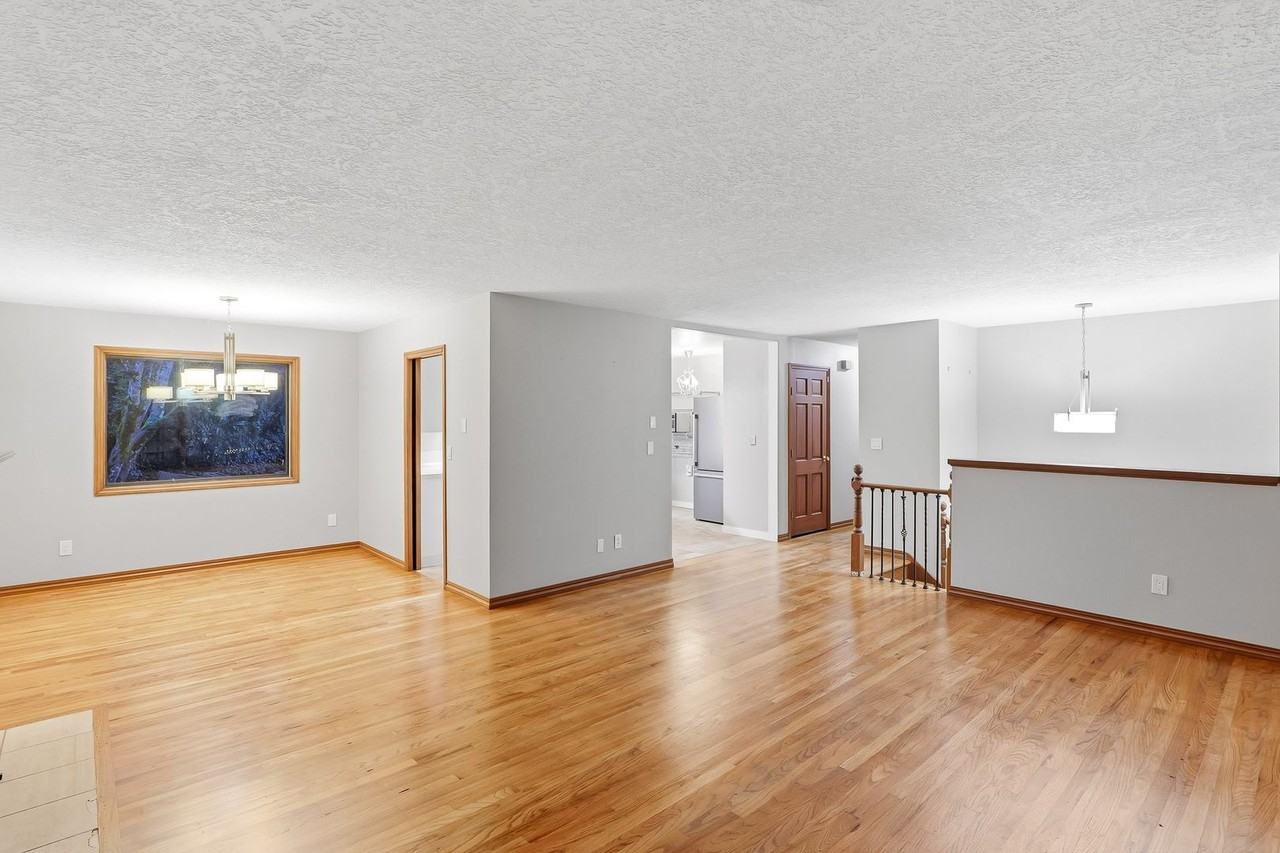 1421 Laburnum Way - Photo 5 of 21