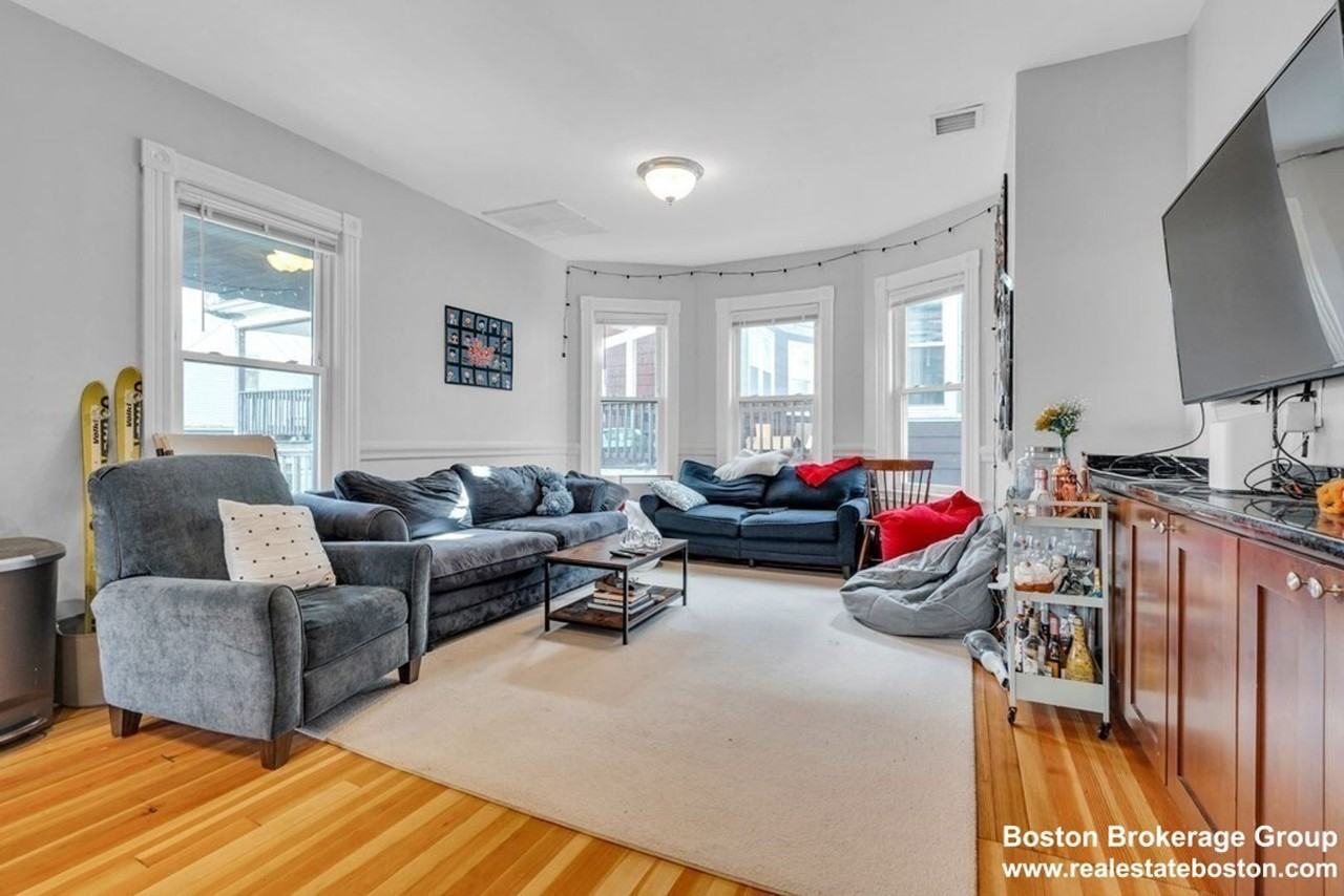 184 Saint Alphonsus St - Photo 3 of 16