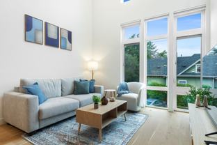 129 11th Ave E - Photo 1 of 1