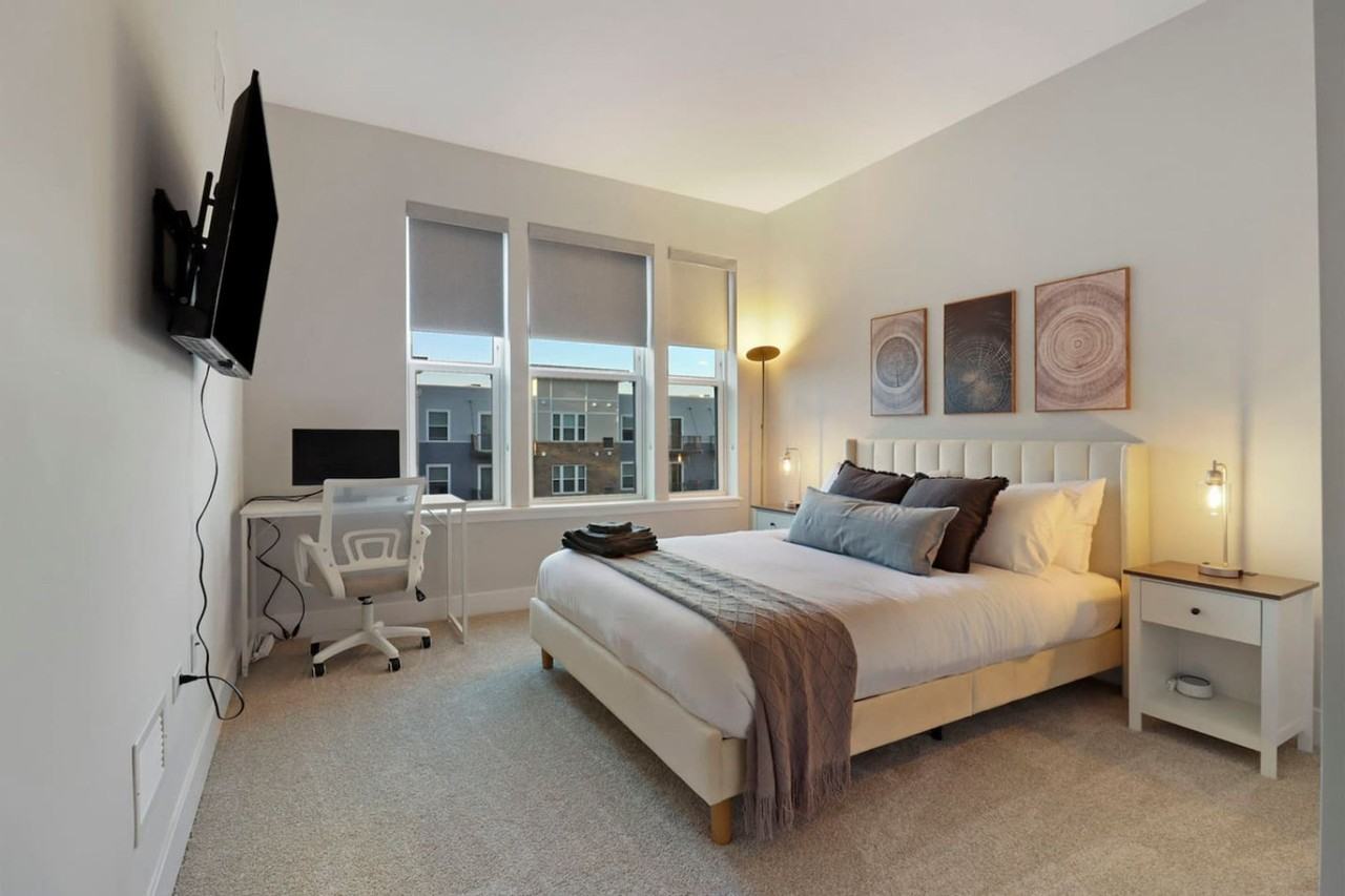 28294 Ferry Rd #1366989P - Photo 3 of 50