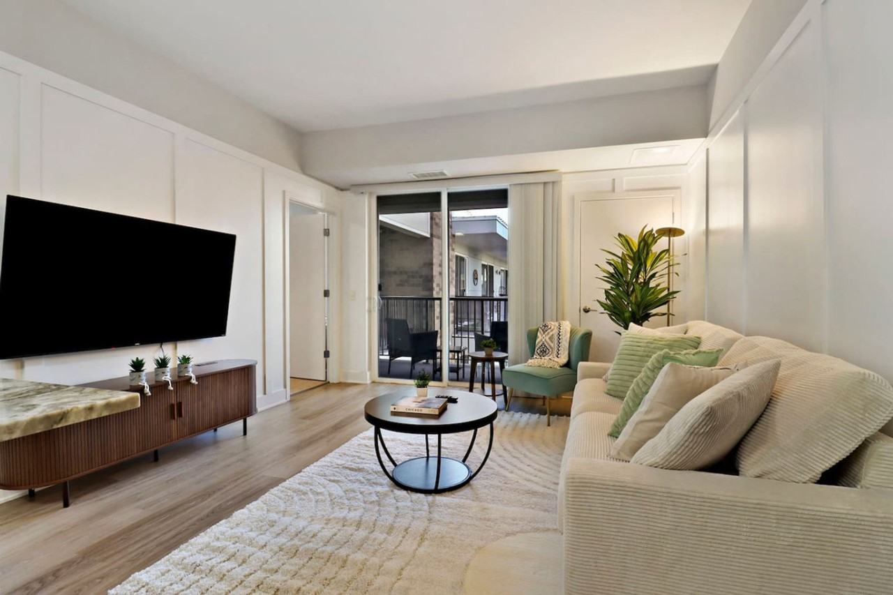 28294 Ferry Rd #1366989P - Photo 6 of 50