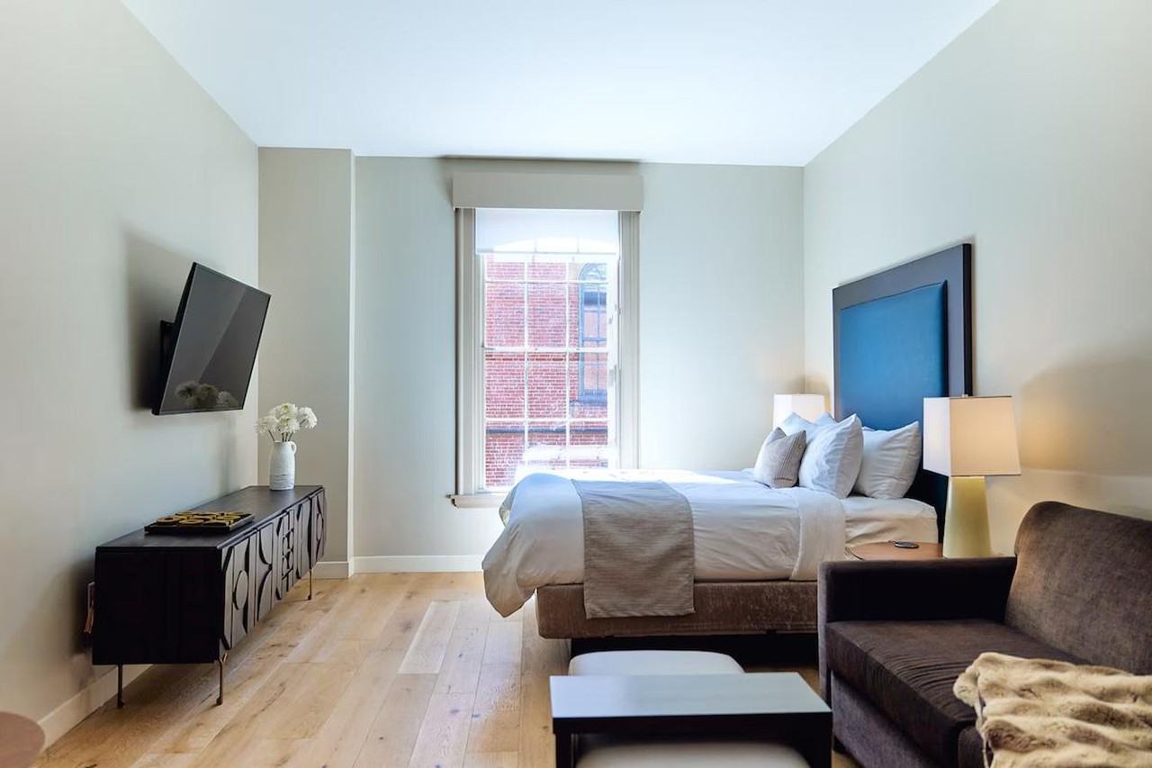 121 Middle St #1366941P - Photo 3 of 6