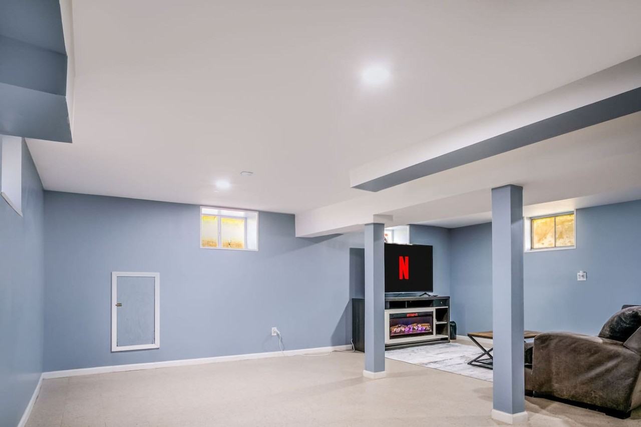 176 E Grand Ave #1374786P - Photo 2 of 42