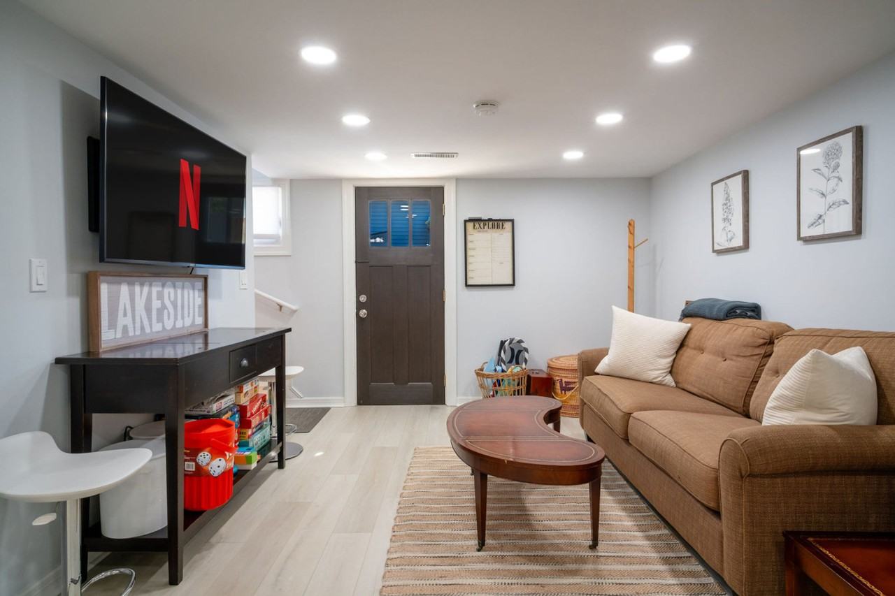 525 Circle Dr #1374784P - Photo 4 of 50