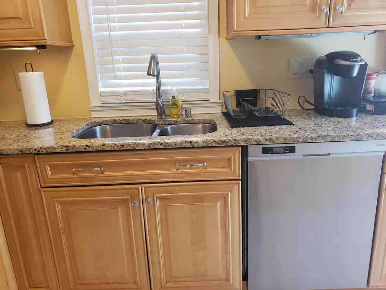 21 Case Ave #1373628P - Photo 7 of 25