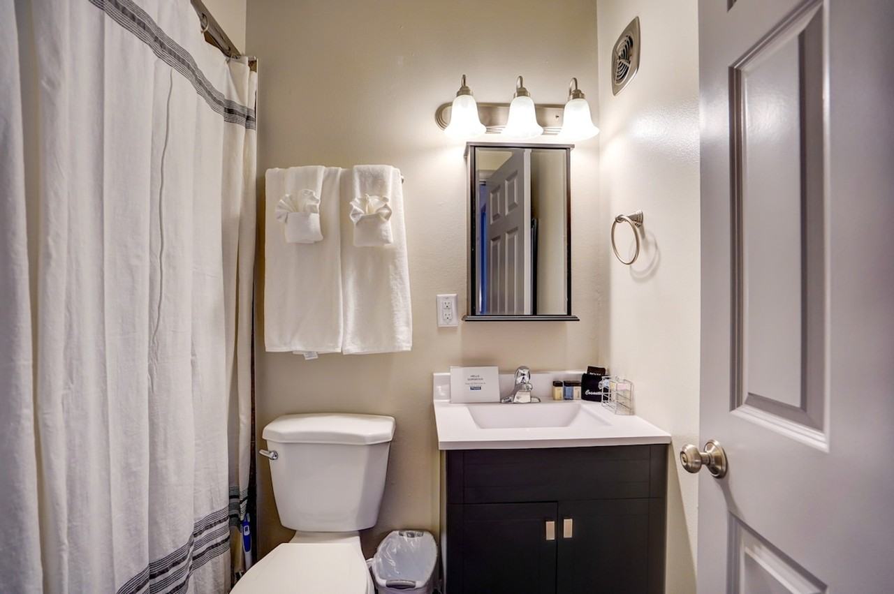 9407 W Adler St #1377397P - Photo 4 of 17