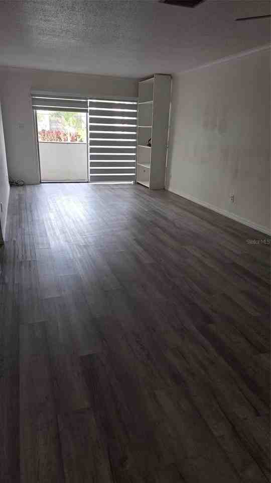 4606 W Gray St #204 - Photo 3 of 9