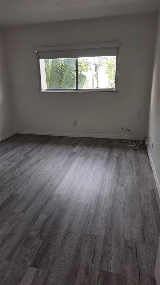 4606 W Gray St #204 - Photo 5 of 9