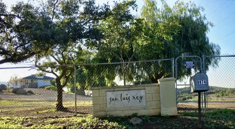 9874 Chocolate Summit Dr - Photo 2 of 32