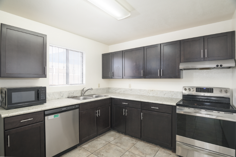 1647 E Lester St - Photo 3 of 14