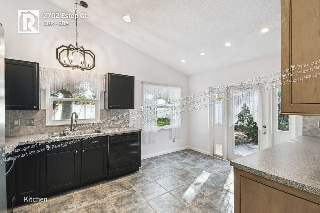 2702 Estep Ct - Photo 6 of 27