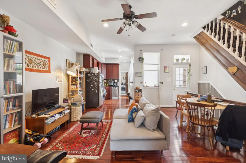 635 Fitzwater St #03 - Photo 5 of 12