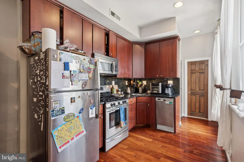 635 Fitzwater St #03 - Photo 7 of 12