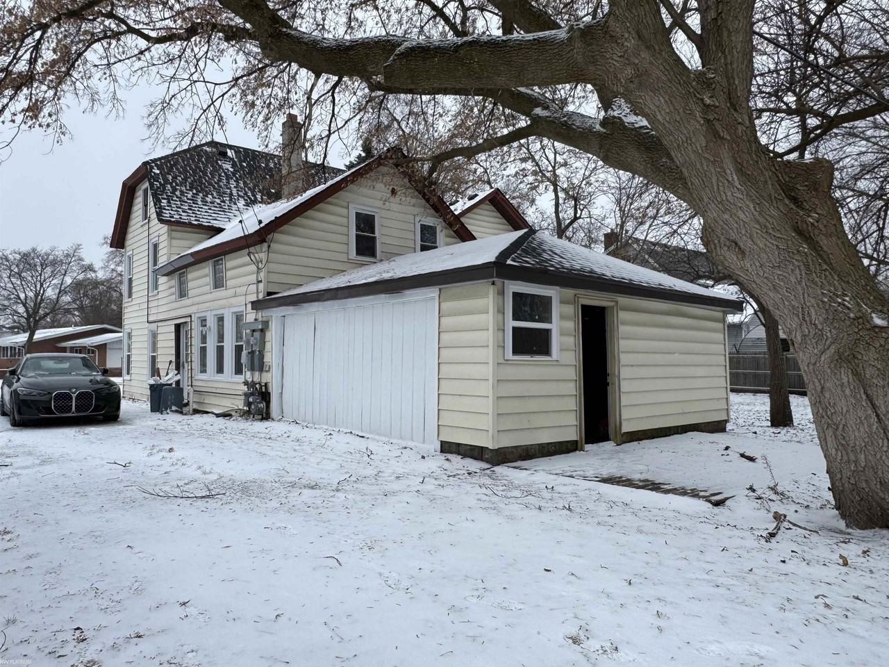 823 Beard St - Photo 2 of 19