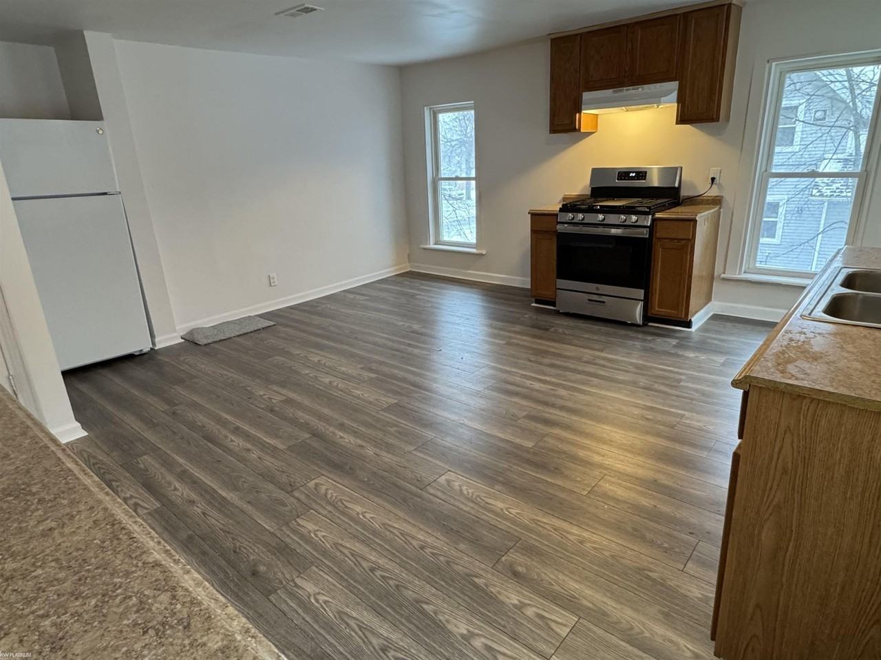 823 Beard St - Photo 7 of 19