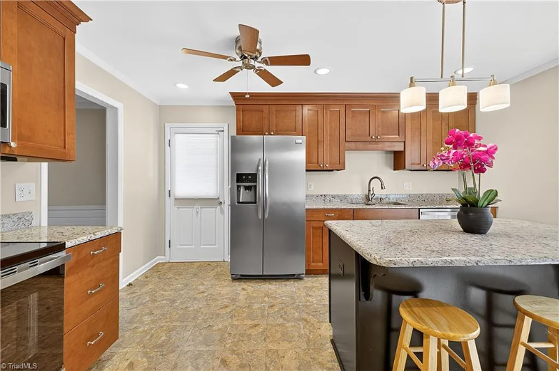 3041 Forest Line Dr - Photo 6 of 19