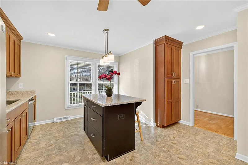 3041 Forest Line Dr - Photo 7 of 19