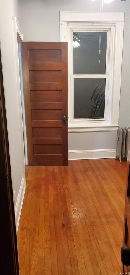 8633 76th St - Photo 6 of 13