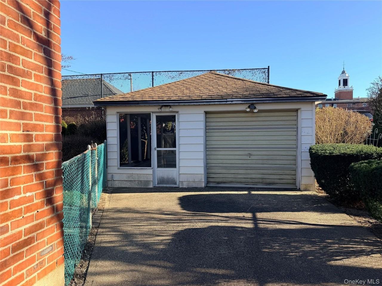 142 Kamda Blvd - Photo 4 of 23