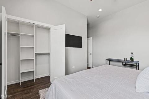 4758 S Indiana Ave #1 - Photo 7 of 8