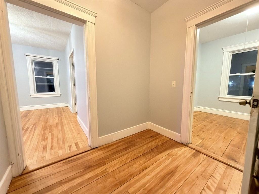 90 Vernon St Apt 3 #3 - Photo 3 of 29