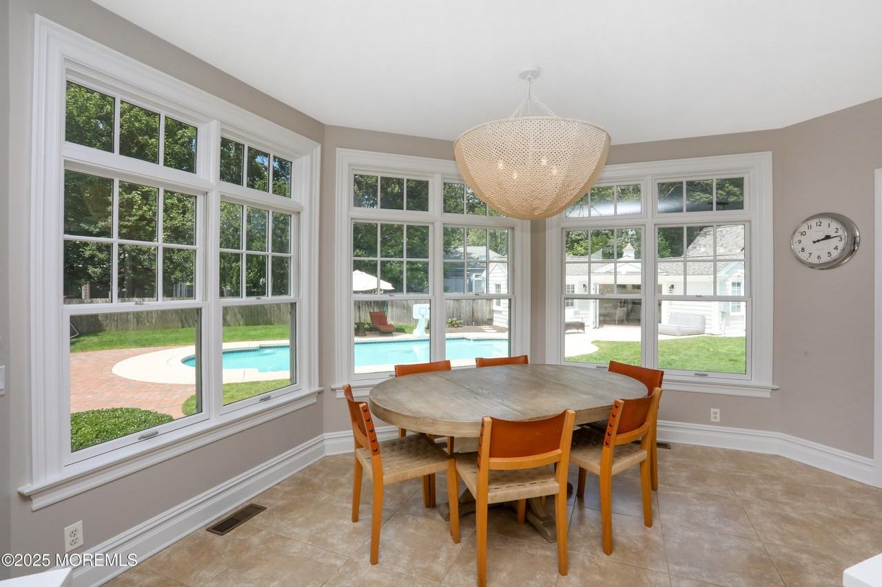 38 Vroom Ave - Photo 6 of 15