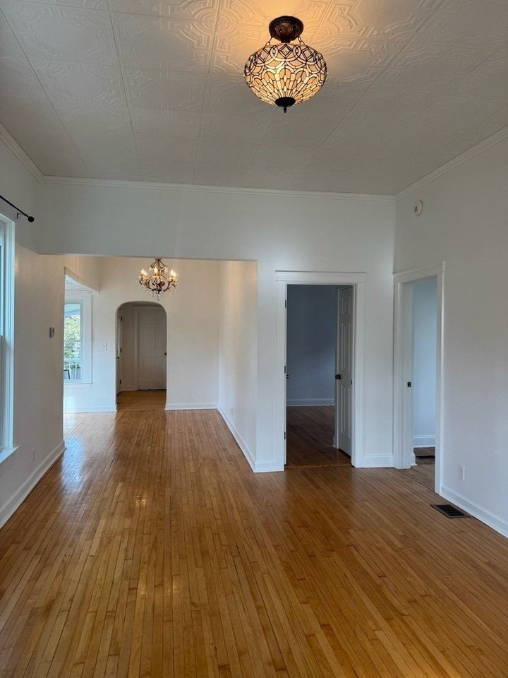 207 E Custer St - Photo 7 of 17