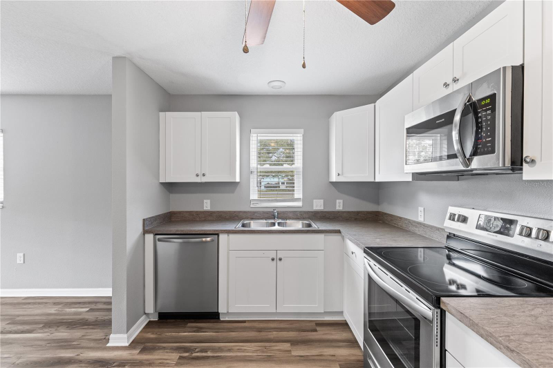 1925 34th Ave E - Photo 5 of 20