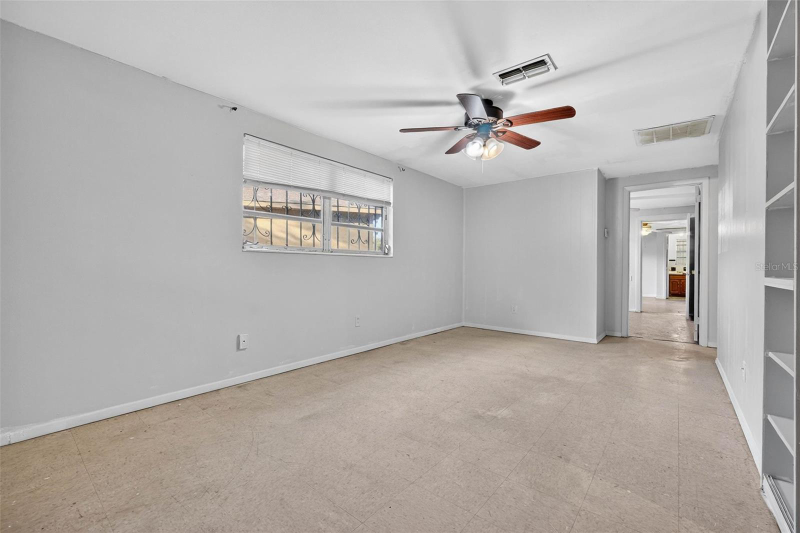 614 Spruce St - Photo 4 of 20