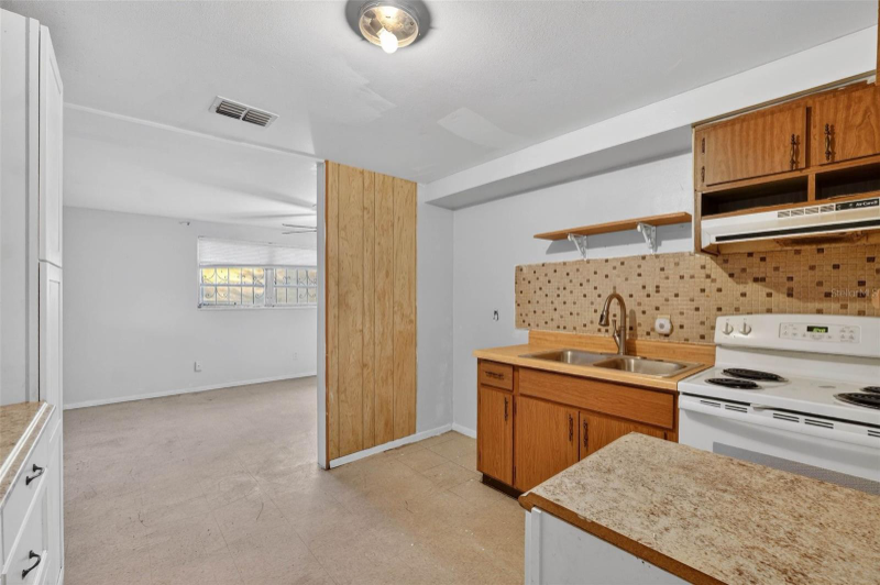 614 Spruce St - Photo 6 of 20