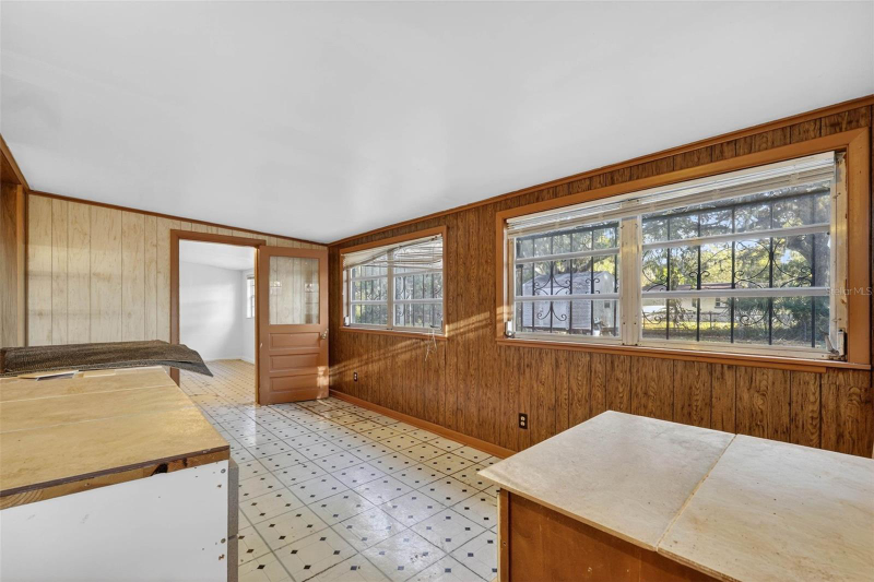 614 Spruce St - Photo 7 of 20