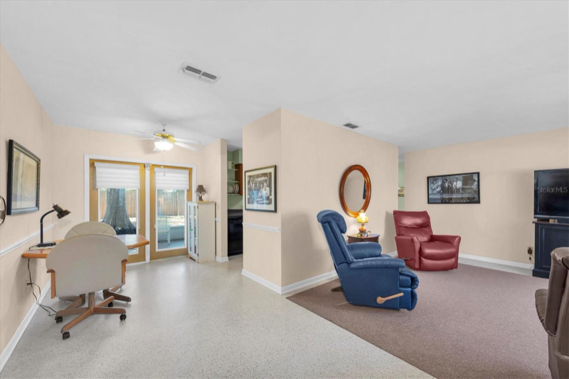 1824 Chateau Dr W - Photo 5 of 20