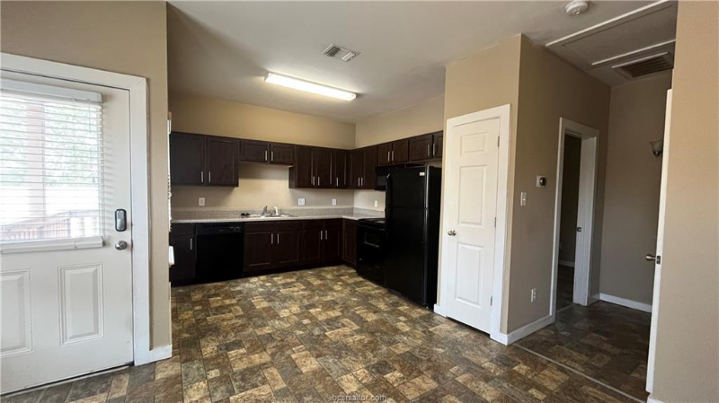 204 E Buck St #7 - Photo 5 of 7